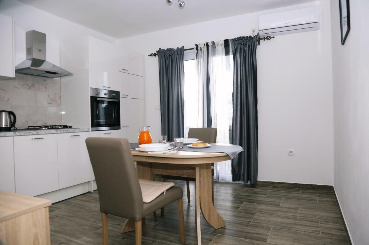 Apartments Tonia Br. 1 ซาวาลาติซา ภายนอก รูปภาพ
