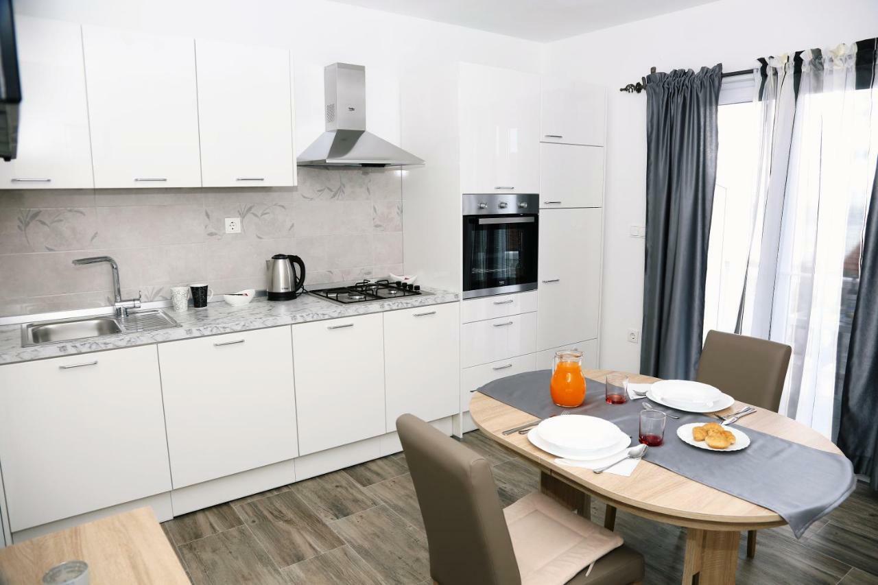 Apartments Tonia Br. 1 ซาวาลาติซา ภายนอก รูปภาพ