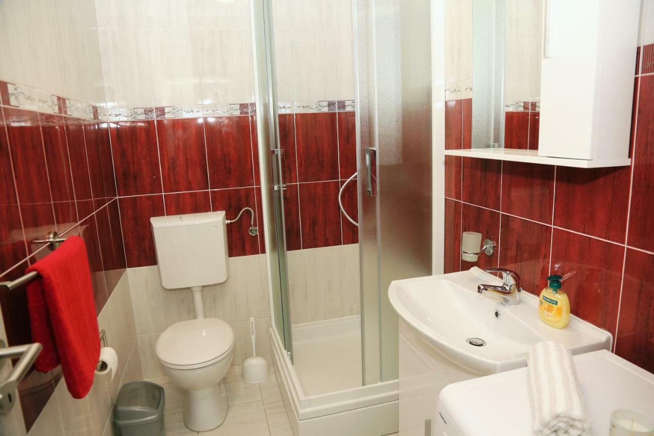 Apartments Tonia Br. 1 ซาวาลาติซา ภายนอก รูปภาพ