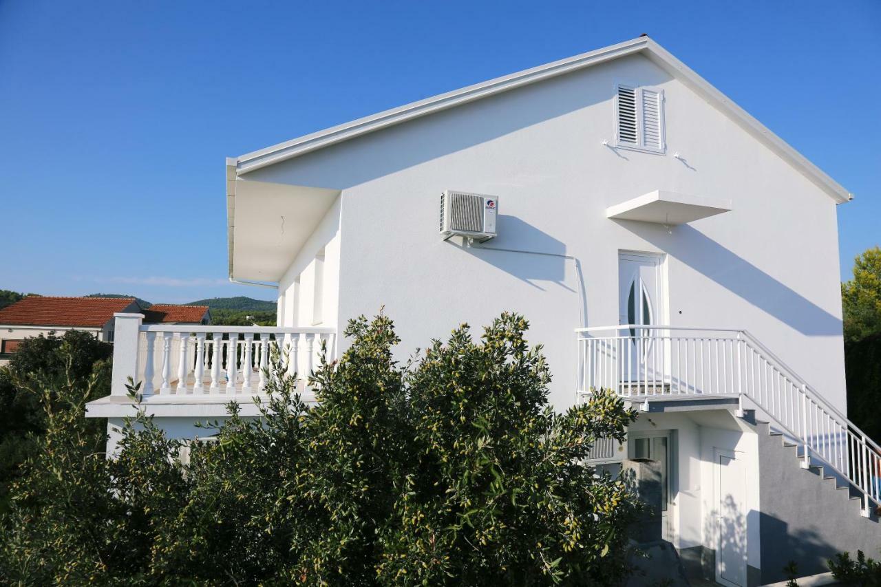 Apartments Tonia Br. 1 ซาวาลาติซา ภายนอก รูปภาพ