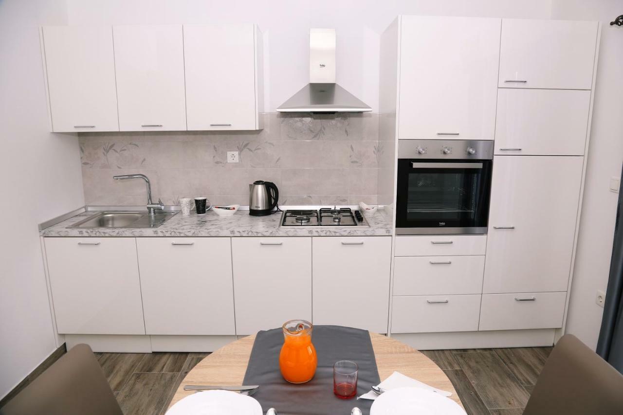 Apartments Tonia Br. 1 ซาวาลาติซา ภายนอก รูปภาพ