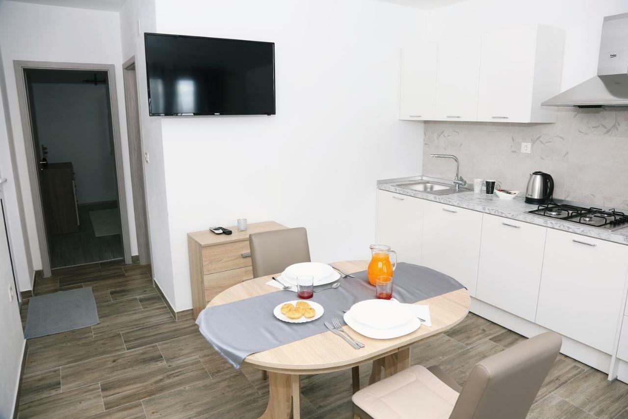 Apartments Tonia Br. 1 ซาวาลาติซา ภายนอก รูปภาพ