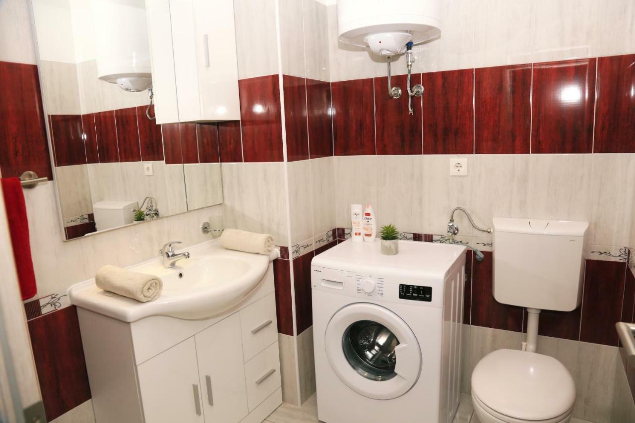 Apartments Tonia Br. 1 ซาวาลาติซา ภายนอก รูปภาพ
