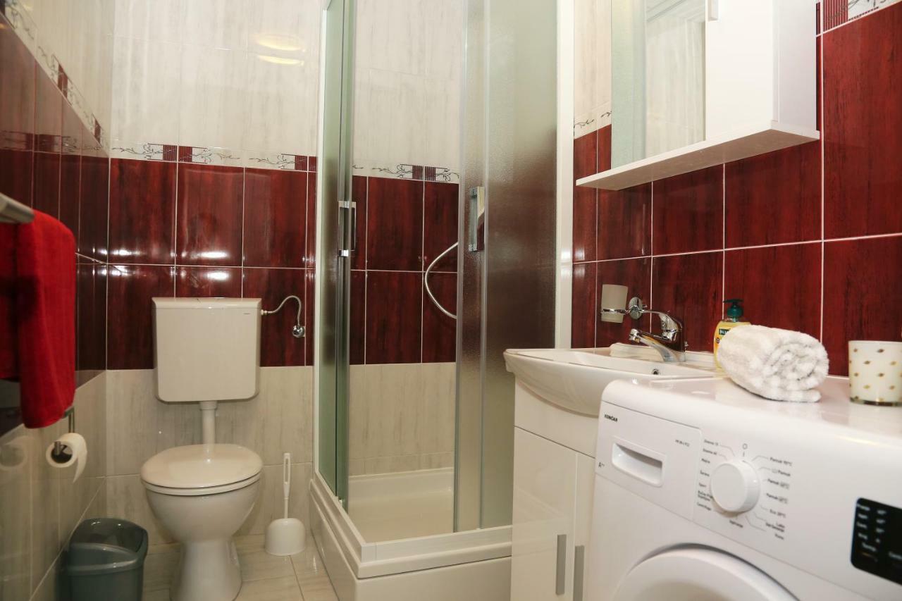 Apartments Tonia Br. 1 ซาวาลาติซา ภายนอก รูปภาพ