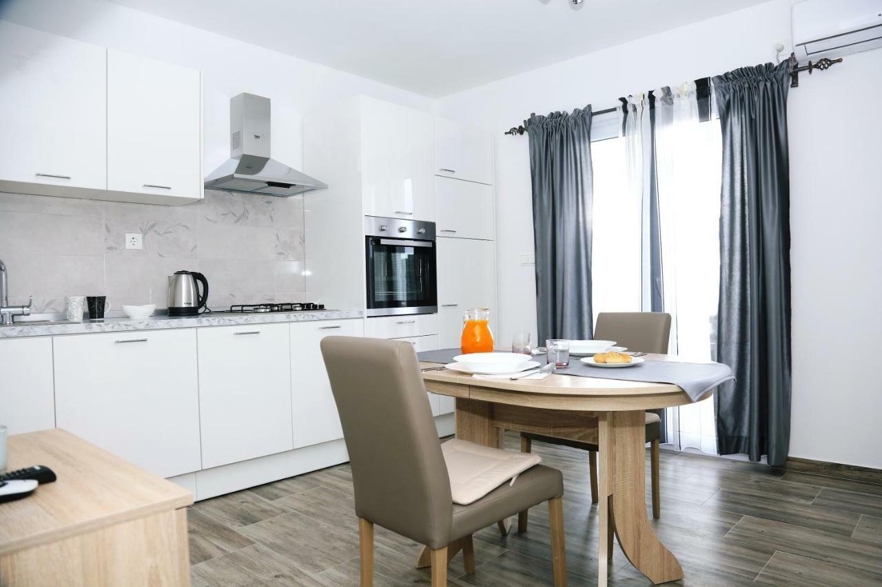 Apartments Tonia Br. 1 ซาวาลาติซา ภายนอก รูปภาพ