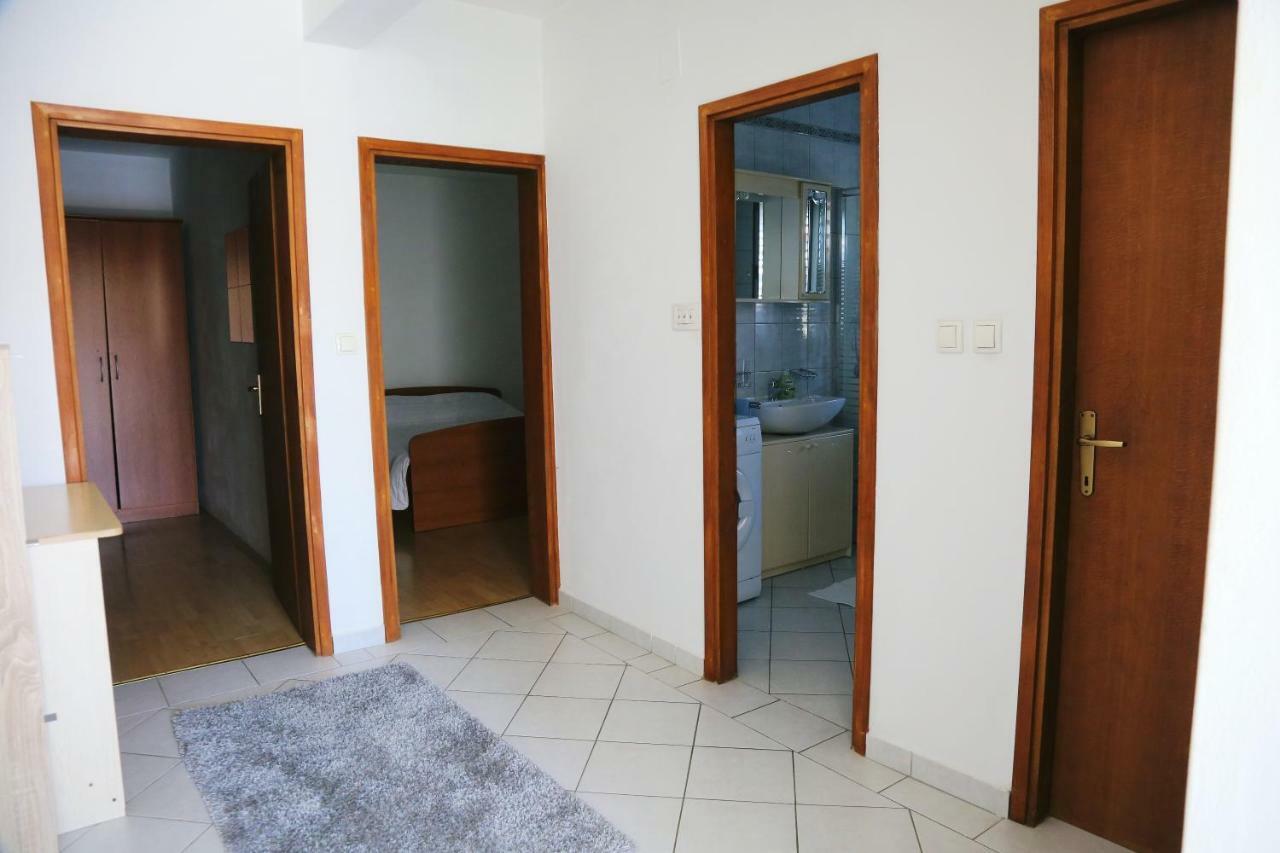 Apartments Tonia Br. 1 ซาวาลาติซา ภายนอก รูปภาพ